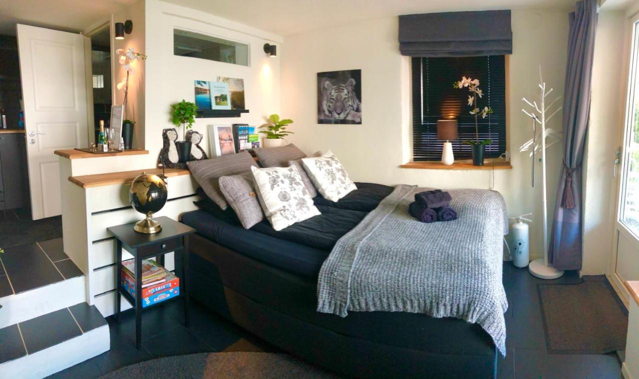 Lovely studio apartment seaview&private sauna Lerum Exterior foto