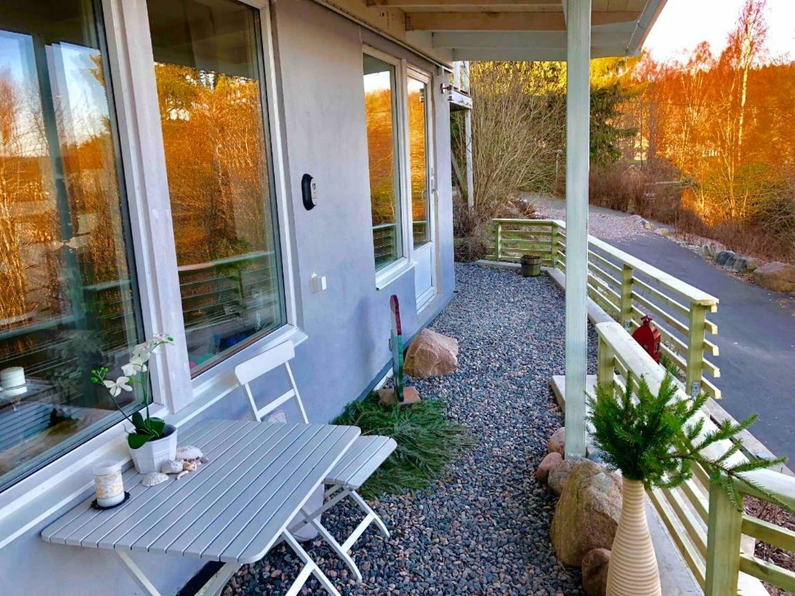 Lovely studio apartment seaview&private sauna Lerum Exterior foto